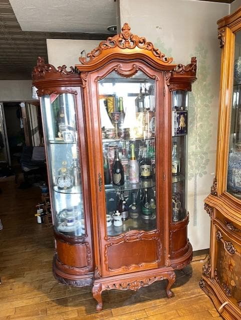 ビクトリアン風木製キャビネット