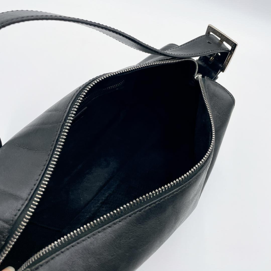 良品 HIROFU オールレザーワンショルダーバッグ 筒型 Hロゴ 黒f483