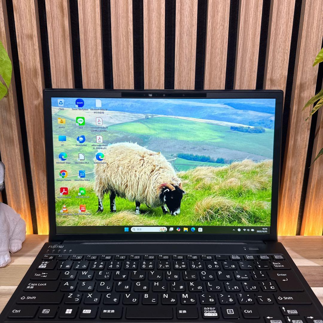 LTE 2023年モデル‼️LIFEBOOK☘13.3インチ☘️軽量ノートパソコン