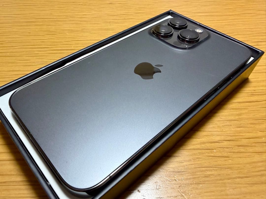 Katts Apple iPhone 13 Pro グラファイト 本体