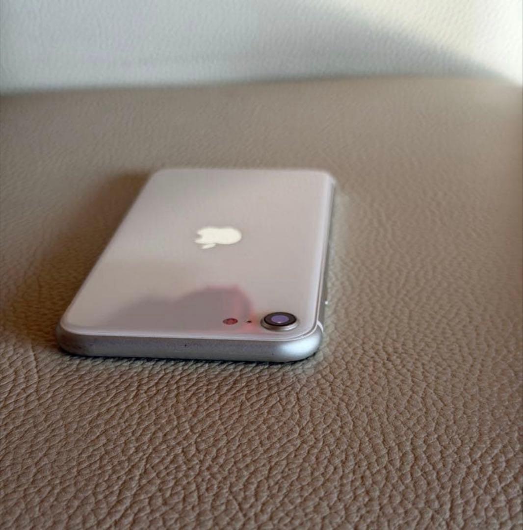 Apple iPhone SE2 128GB（第2世代）スターライト