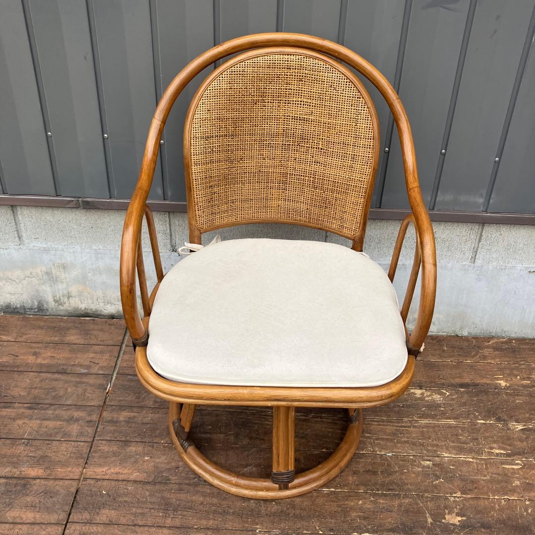 D-3 昭和レトロ 籐家具 ラタンチェア 回転椅子 イス クッション付き 古家具