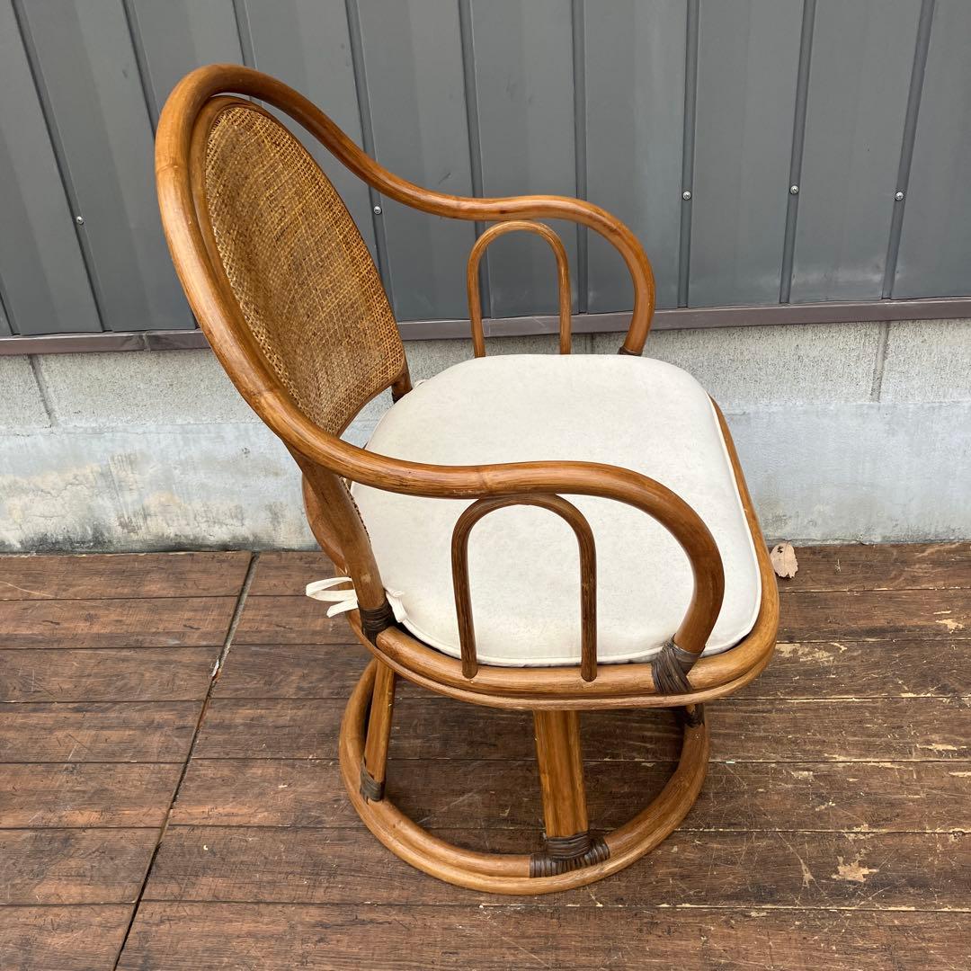 D-3 昭和レトロ 籐家具 ラタンチェア 回転椅子 イス クッション付き 古家具