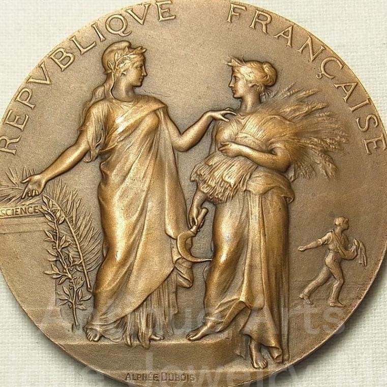《m6466》農業労働者を知識へ導くマリアンヌ フランス アンティーク メダル