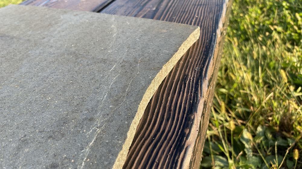 超貴重・岩手県遠野産 「遠野の銘石 角閃石」原石 2.4キロ 送料無料（＃22）