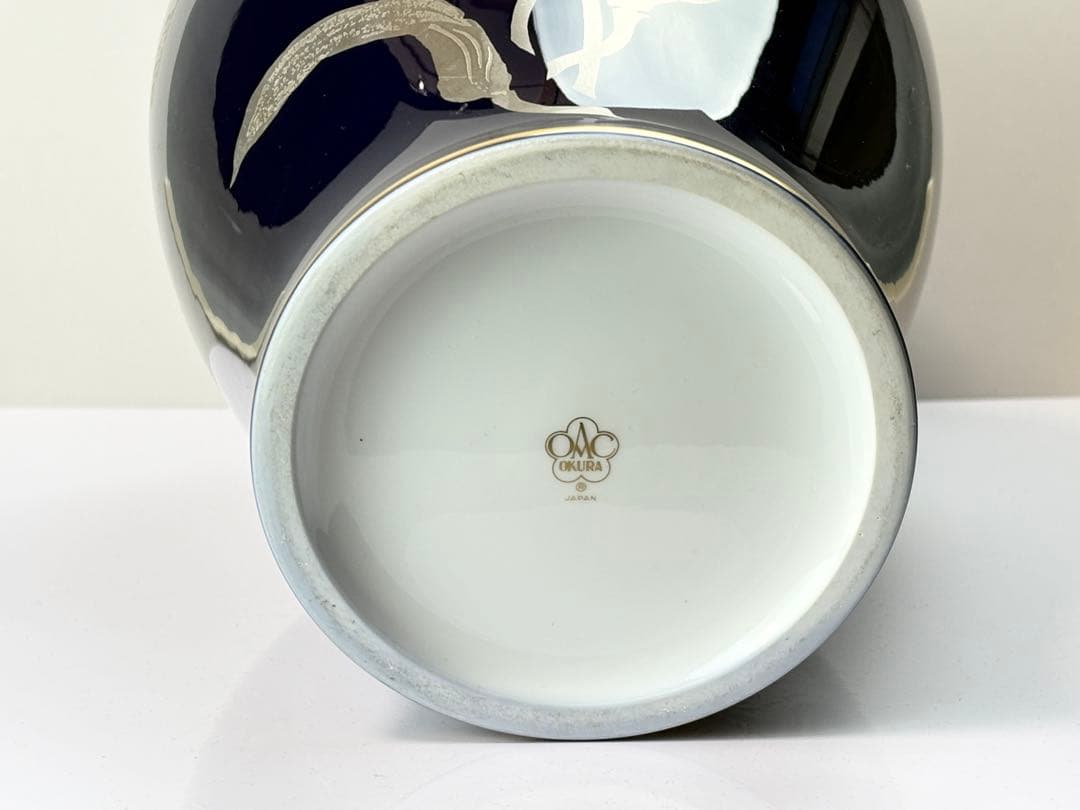OKURA 【大倉陶園】瑠璃釉 金銀蝕 カトレア 花瓶 (大) R811103