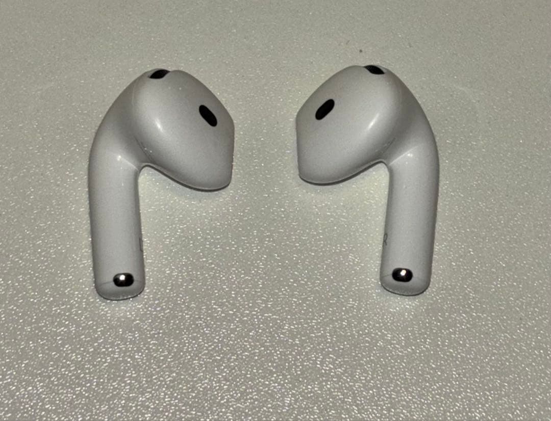 Airpods 4 、 ANC搭載モデル