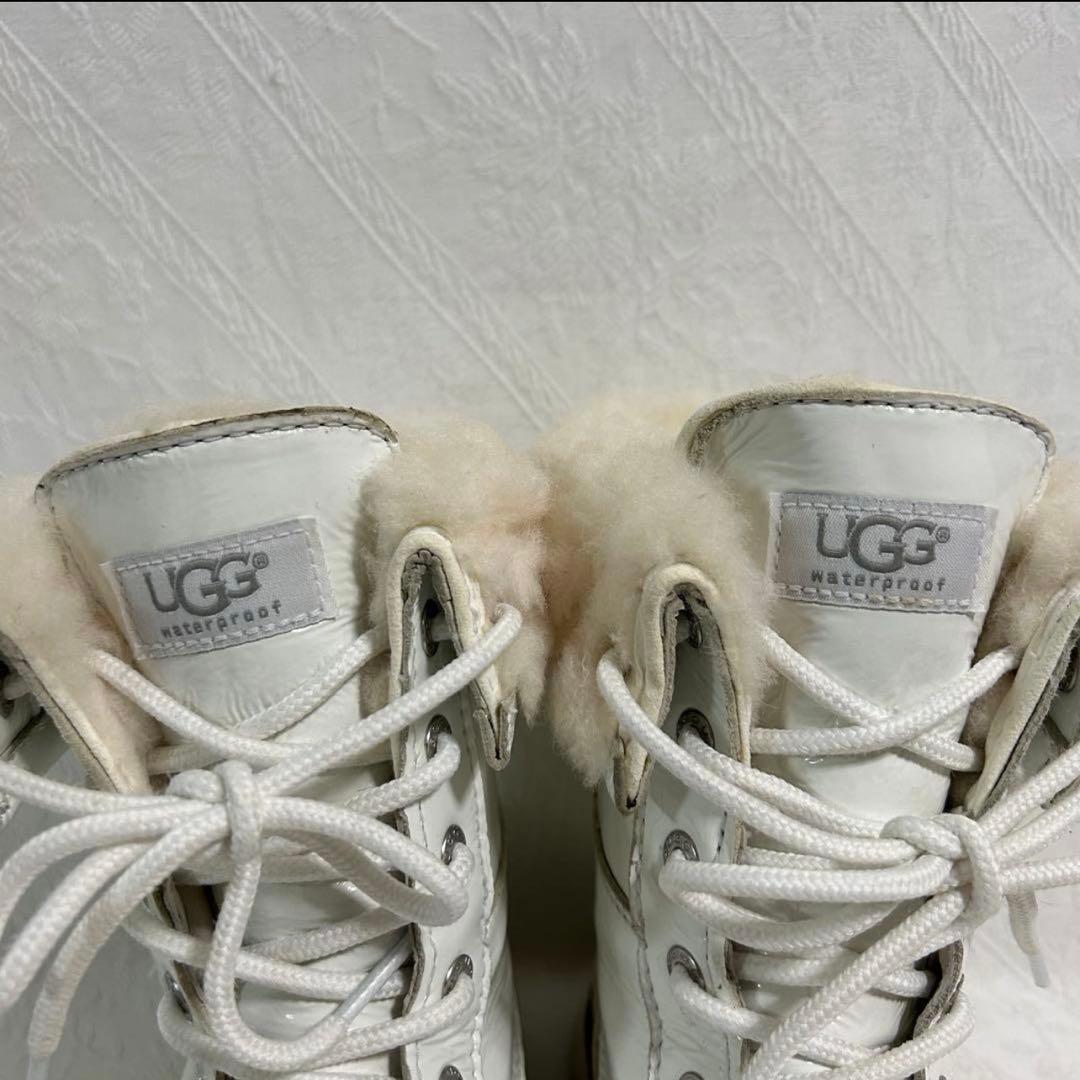 ♥︎希少完売品♥︎UGG アディロンダックIII パテントブーツ ホワイト24cm