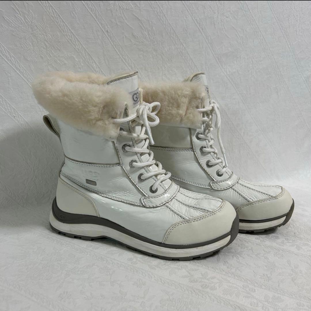 ♥︎希少完売品♥︎UGG アディロンダックIII パテントブーツ ホワイト24cm