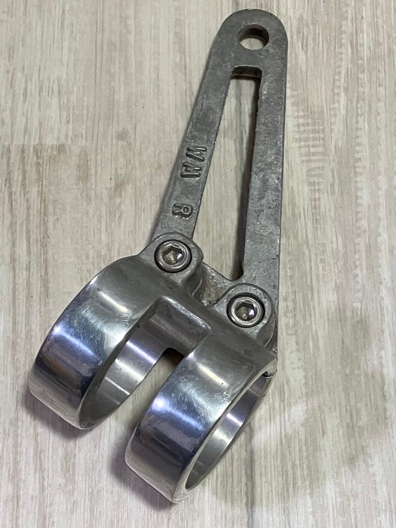 WM ダブルエム ウェリントン　バイク用　ライトステー　38パイ　C8