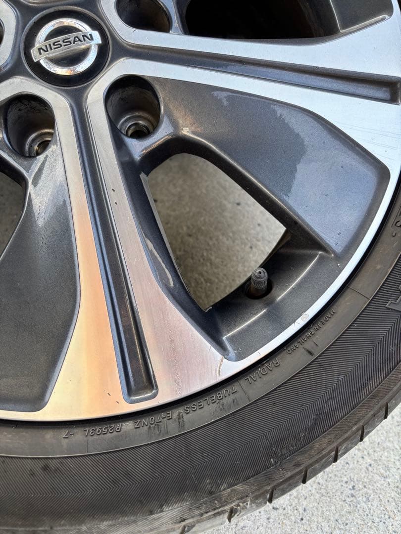 Nissan 17インチ ホイールセット 215/60R17