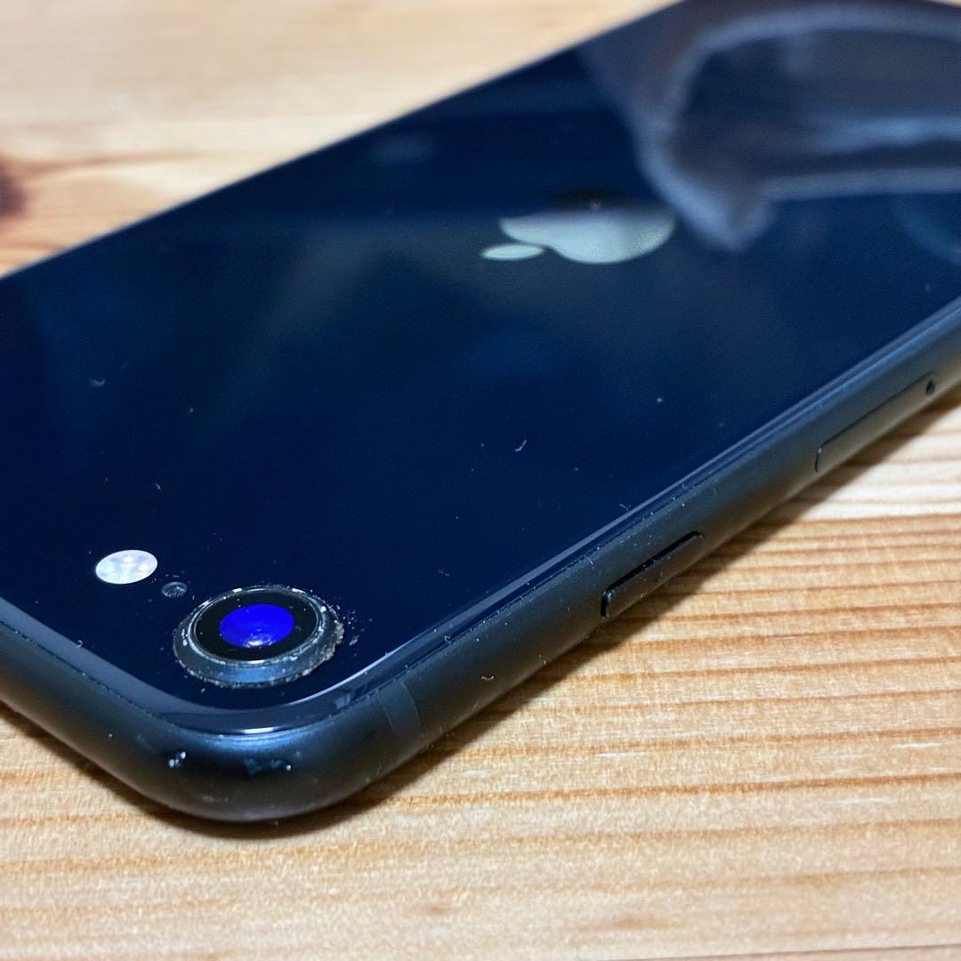 バッテリー新品　iPhoneSE第3世代64GB SIMフリー yy17700c