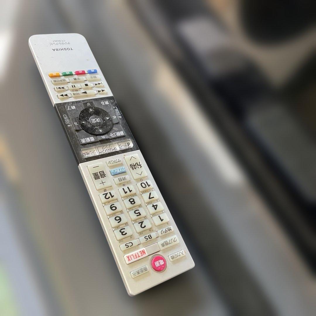 液晶テレビ　REGZA TOSHIBA 32S22 2019年　リモコン付き　⓶