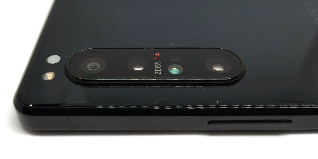 XPERIA 1 II SO-51A　docomo SIMロック解除コード付き