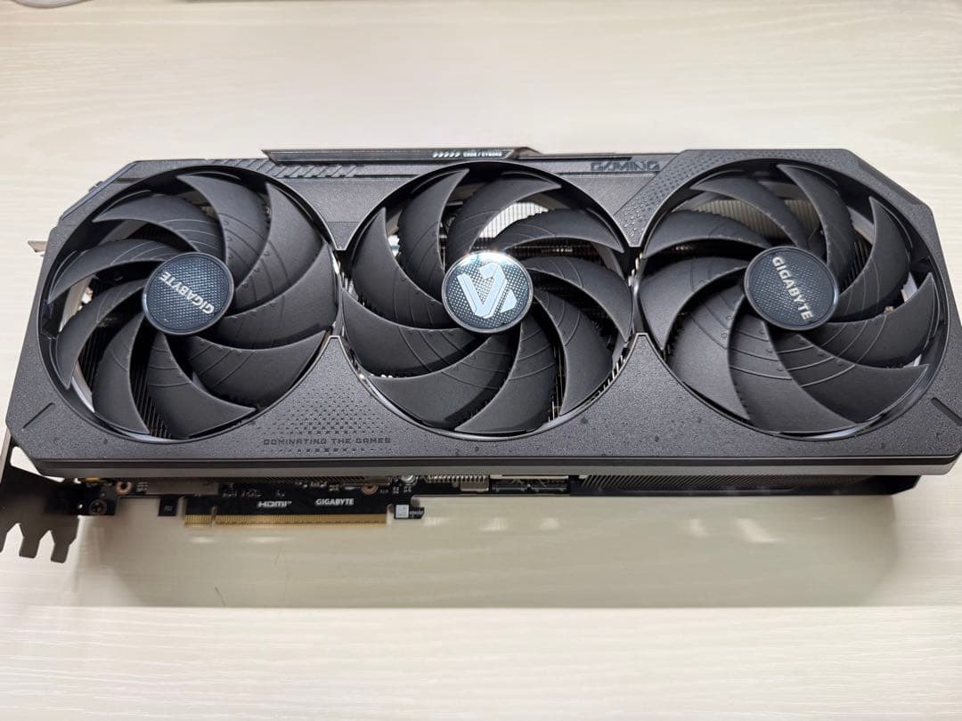 グラフィックボード・グラボ・ビデオカード GIGABYTE NVIDIAGeforce RTX5080 GAMING OC