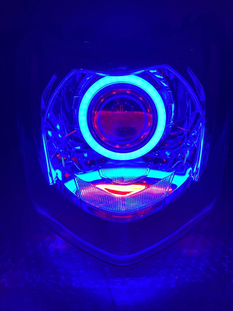 最新型 シグナスX 4型 デビルアイ プロジェクターヘッドライト レインボー