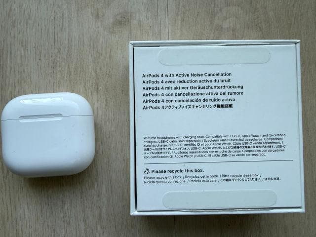 AirPods 4 ノイズキャンセリング ケース付き