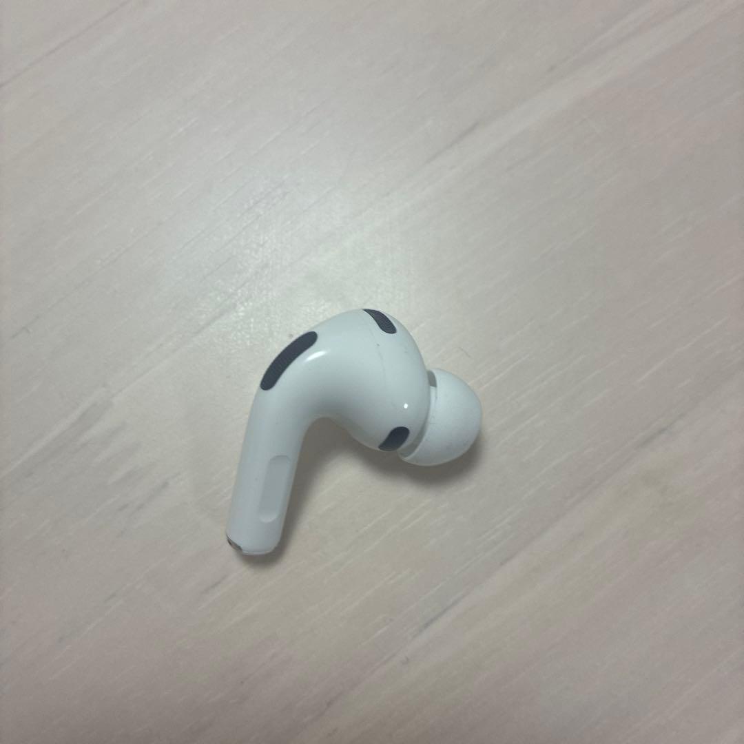Apple AirPods Pro 3右耳のみ イヤーチップ付き