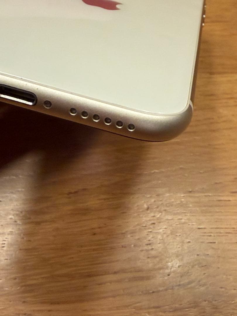 Apple iPhone SE3 64GB ホワイト　スターライト