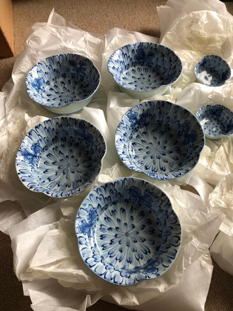 有田名窯 文山窯 染付 菊割紋 向附と千代口 ５セット 共箱入