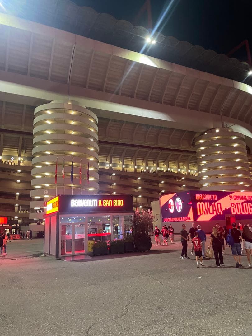 ACミラン モドリッチ 25.26ユニフォーム 現地購入(9/14) 新品