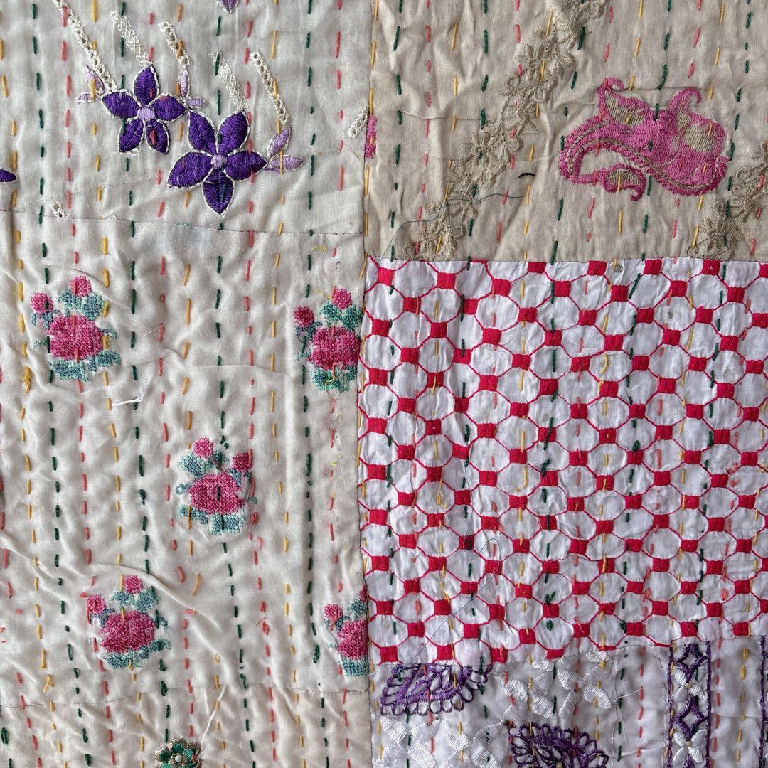 未使用❁エンブロイダリー　アイボリー　パッチワークカンタキルトマルチカバーラグ