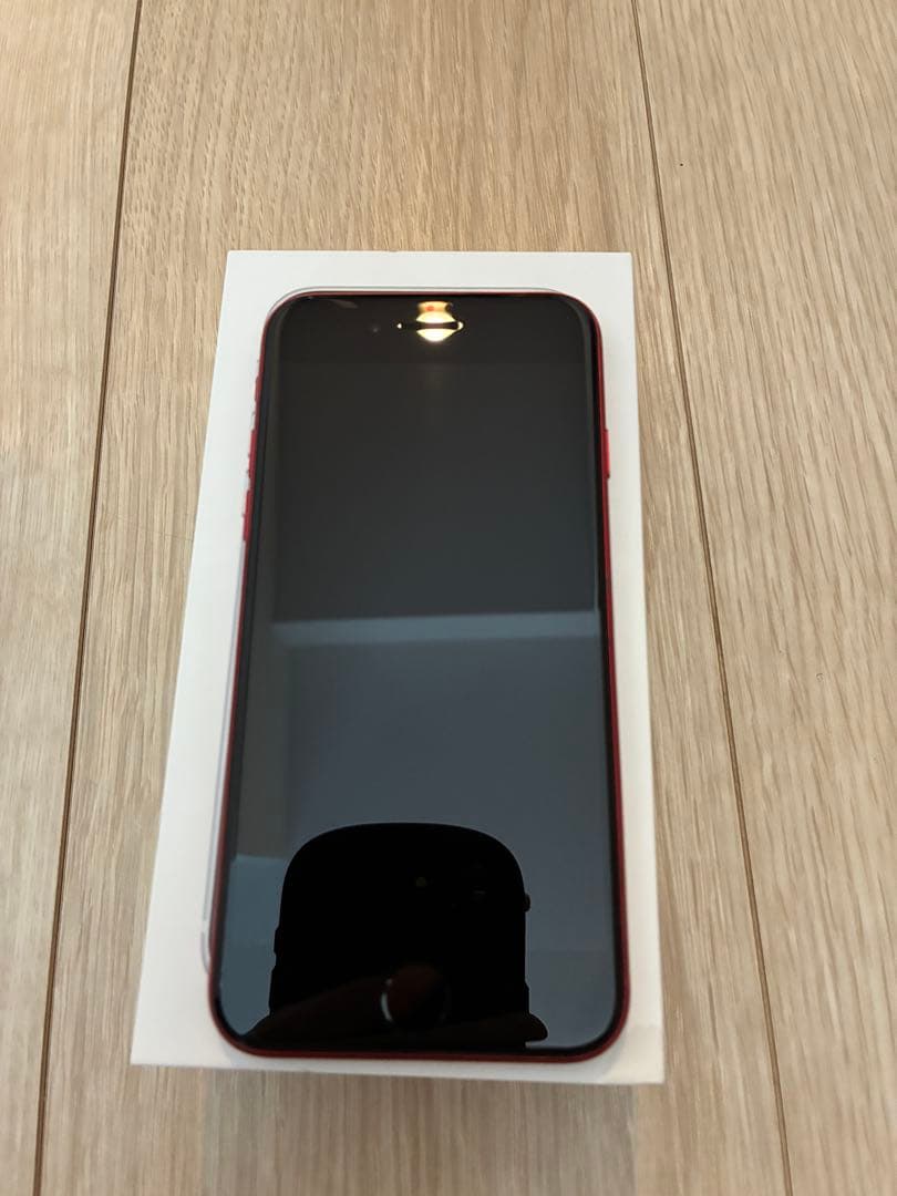 iPhone SE第3世代 64GB レッド
