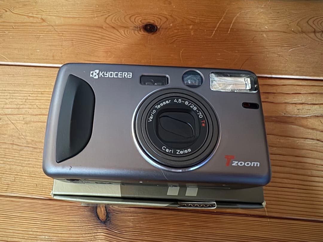 お*し様 KYOCERATzoomCarlZeiss フィルムカメラ 京セラヤシ