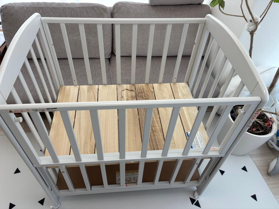 カトージ　ベビーベッド　ミニタチベッド　グレー