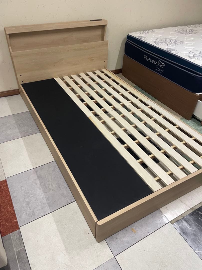 木製セミダブルベッドフレーム 引き出し付き