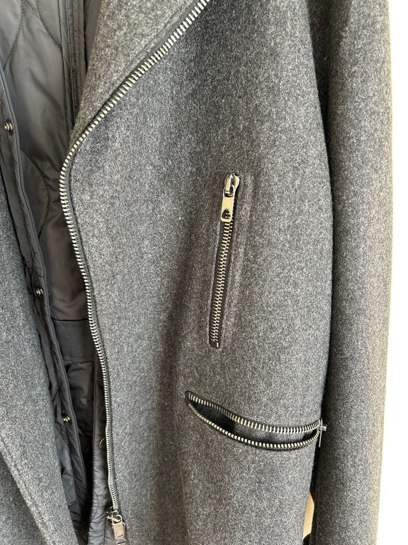 ディーゼル　ブラックゴールドのコート