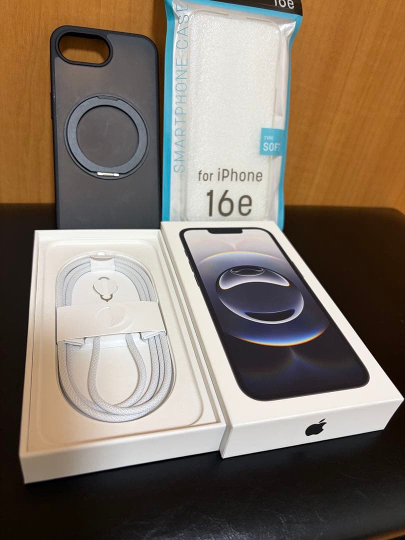 美品 iPhone16e 256GB 黒 ブラック ケース付き BT100%