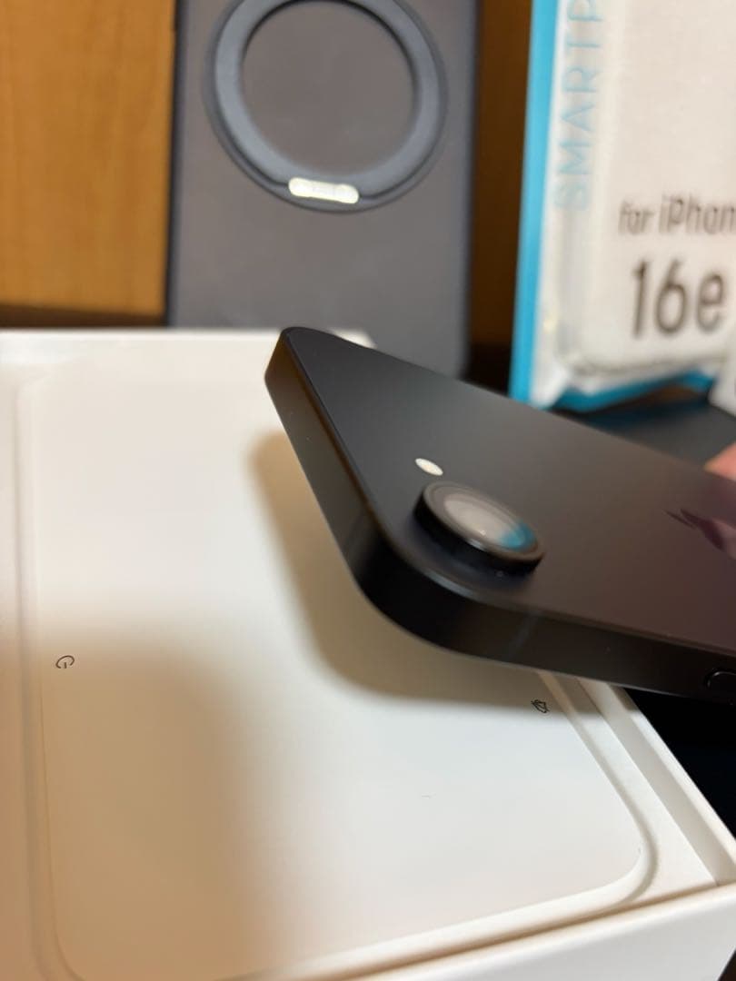 美品 iPhone16e 256GB 黒 ブラック ケース付き BT100%