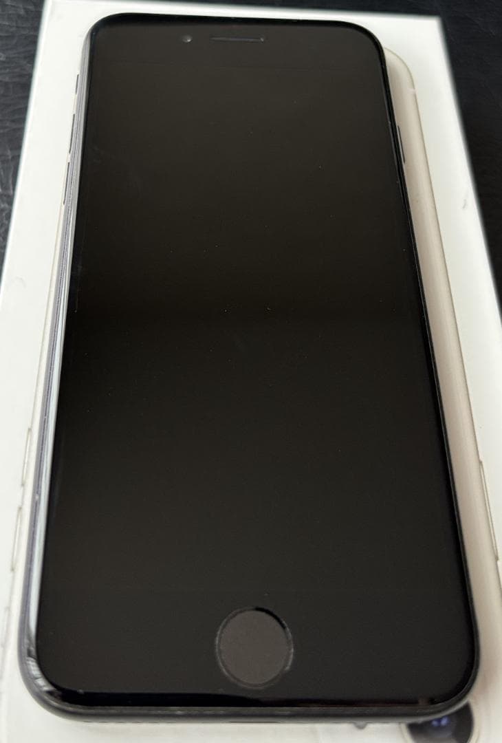 Apple iPhone SE2 　ブラック　 SIMフリー　美品