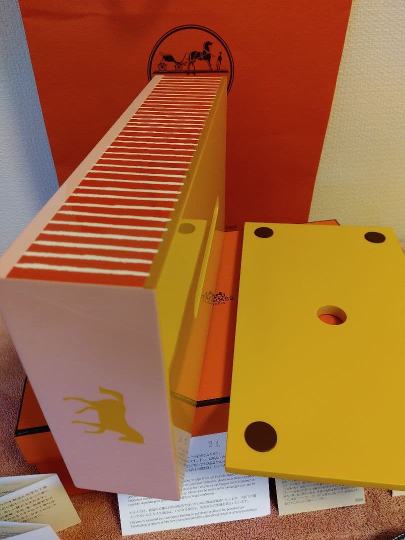 ティッシュボックス