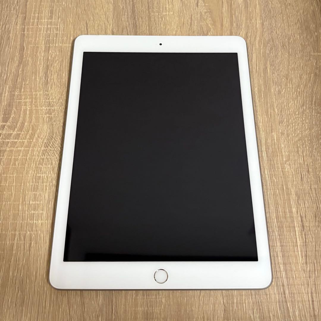 Apple iPad 第５世代 32GB シルバー 充電器付き