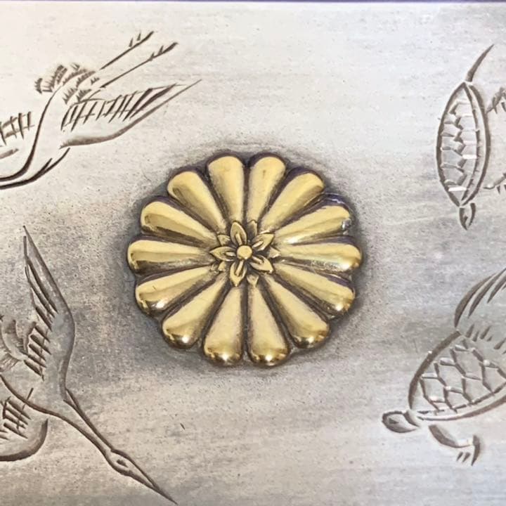 御下賜品　純銀重ね箱型　ボンボニエール　菊紋　鶴亀　皇室