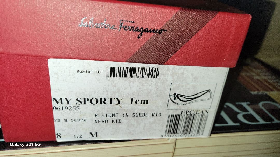 ひ*じ様 フェラガモ　MY　SPORTY　ヴァラリボン付きフラットシューズ