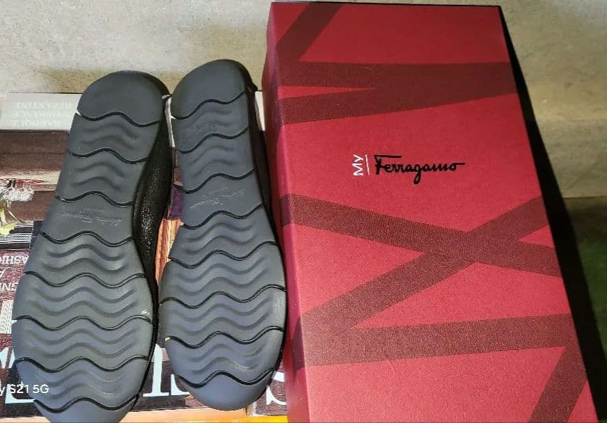 ひ*じ様 フェラガモ　MY　SPORTY　ヴァラリボン付きフラットシューズ