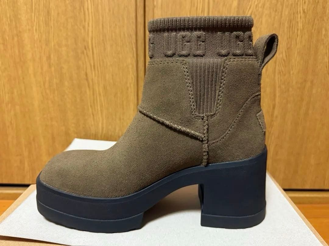 UGG モクシーチェルシー ブーツ ブラウン 箱付き