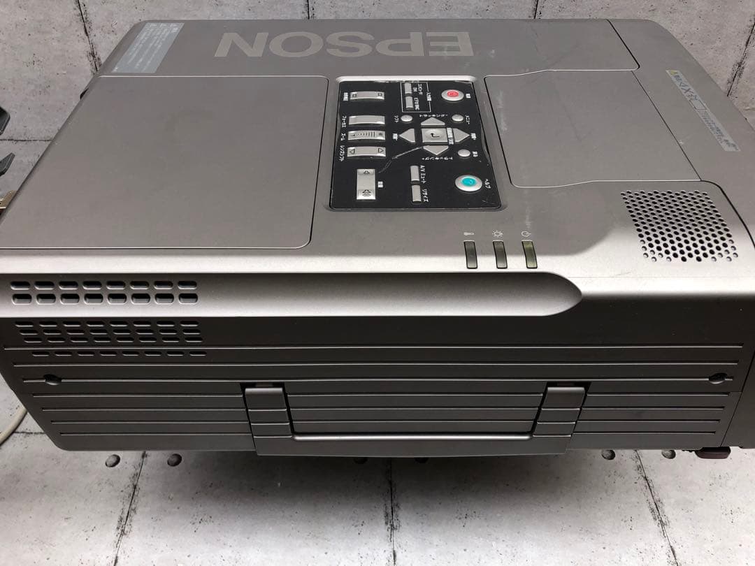 Epson EMP-8300通電のみジャンク品扱い(L172)