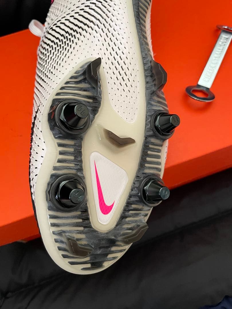 新品　ナイキファントムGTエリートSG-PRO 24.0cm 取り替え