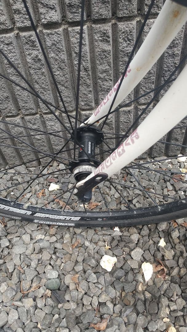 下町育ちさん専用 人気のビゴーレ。 ホワイト クロスバイク 赤色ペダル付き