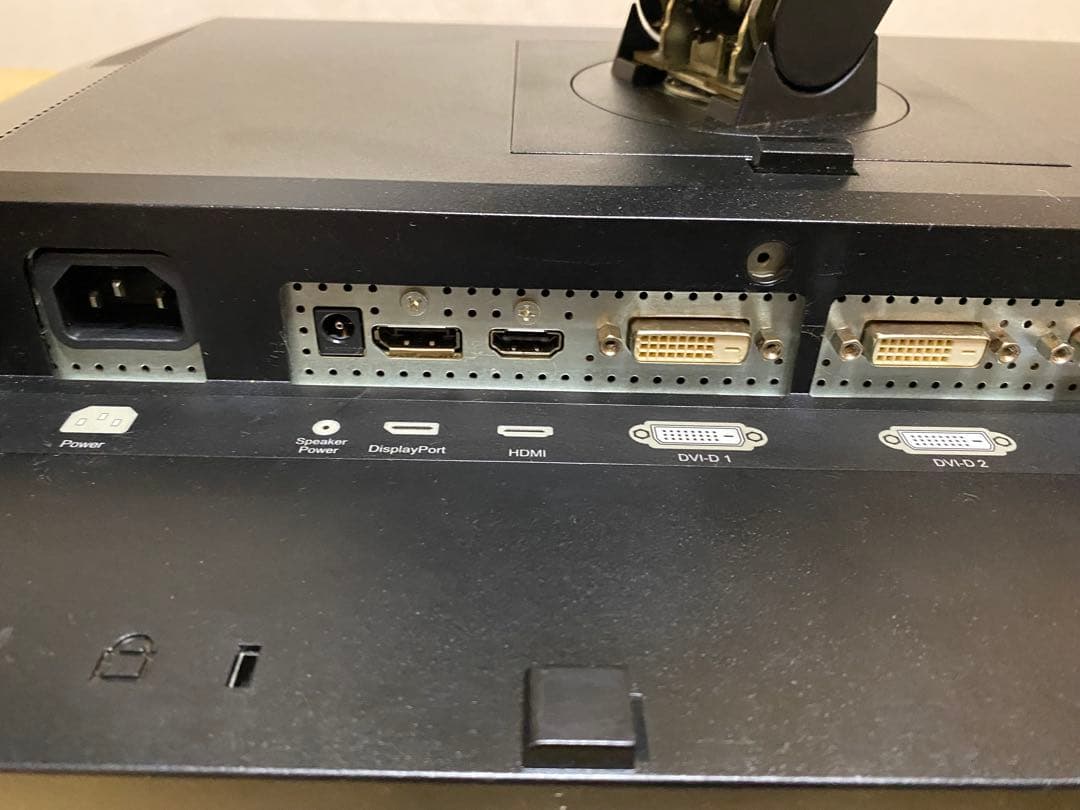 DELL U2410f 　24インチワイド　ディスプレイ　ゲーミング