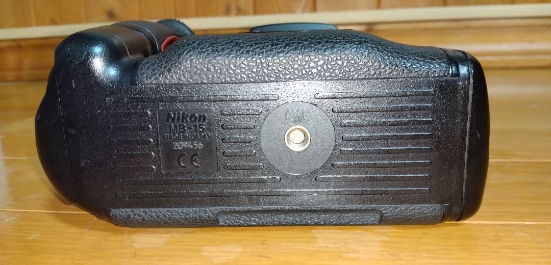 Nikon　F100　　MB-15 マルチパワーバッテリーパック付