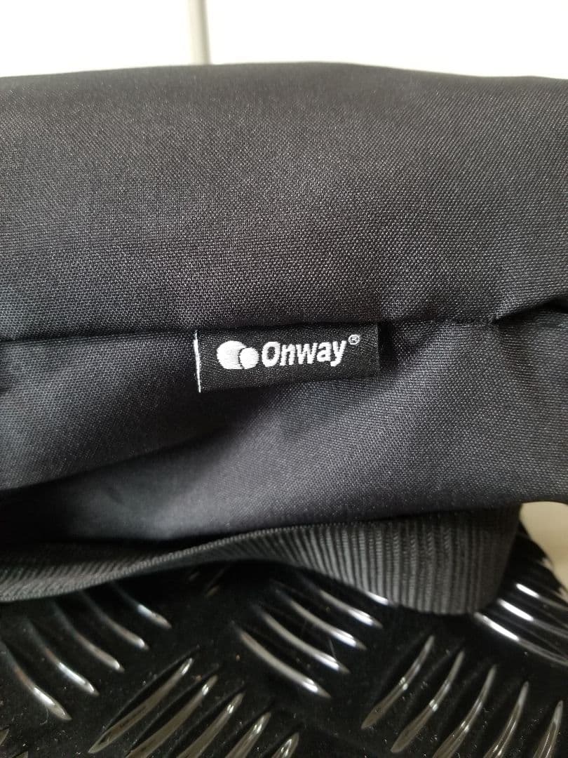 クーラースタンド　サイドテーブル　オンウェー　ブラックキャンプ