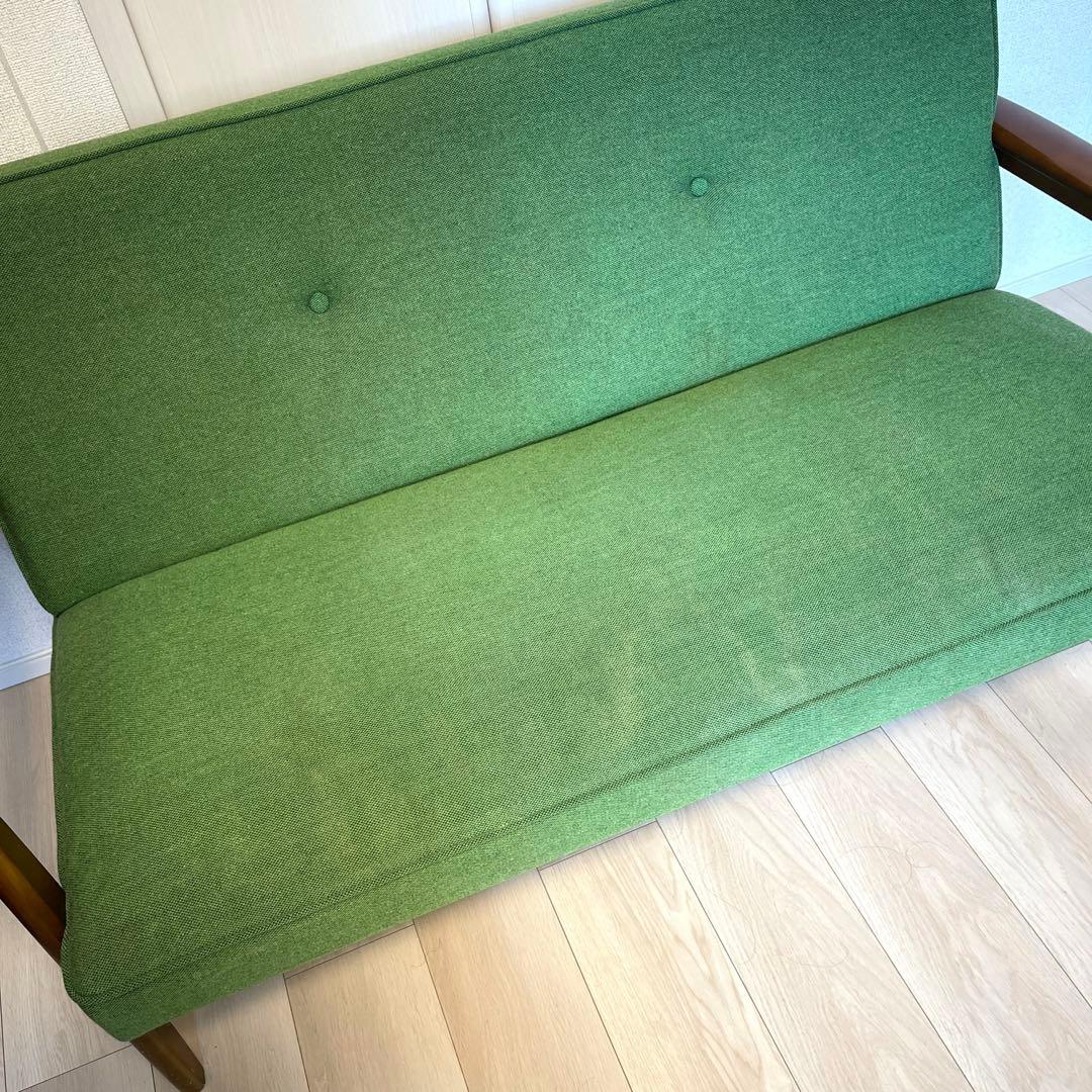 【カリモク60】2人掛けソファ Kチェア（タープグリーン）生産終了モデル