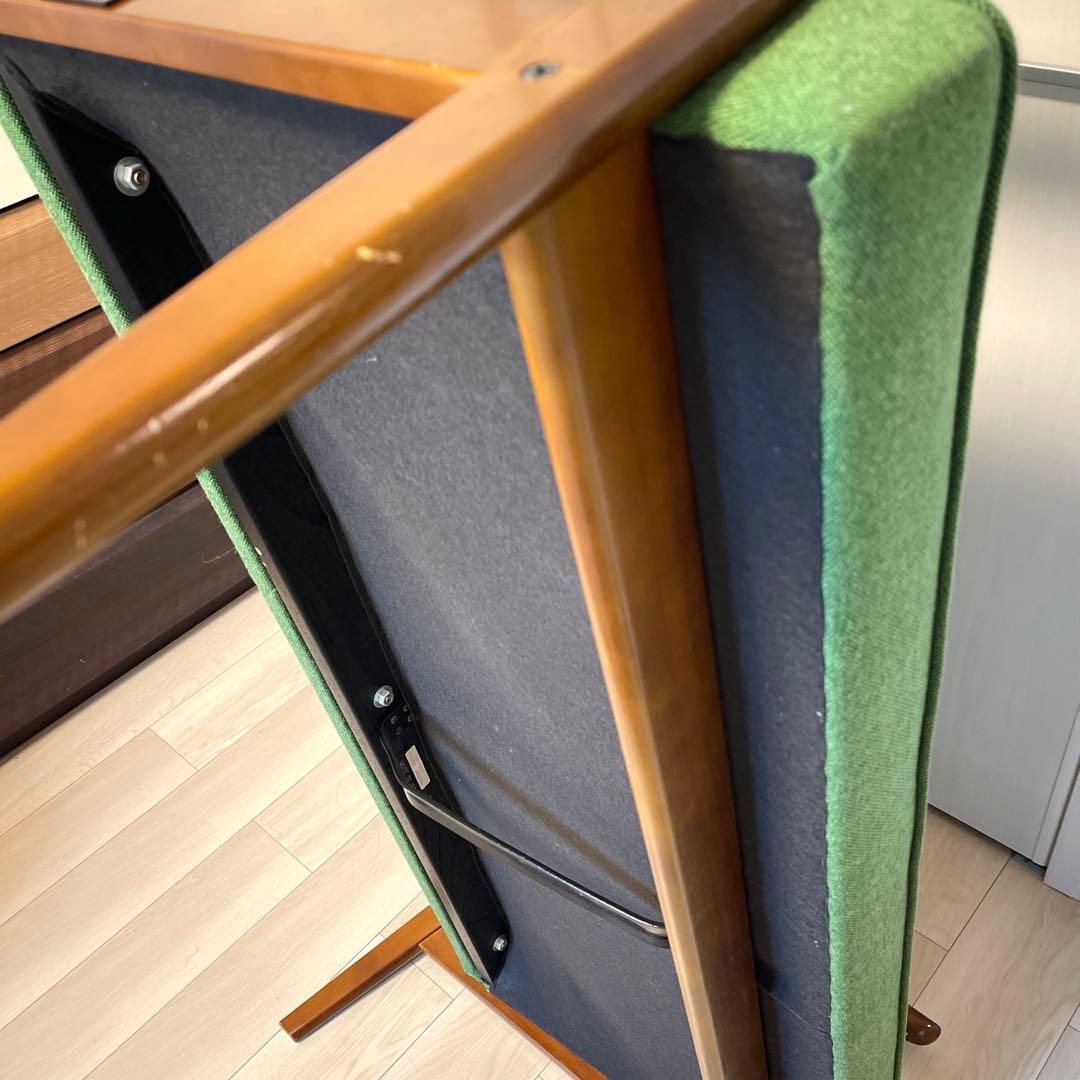 【カリモク60】2人掛けソファ Kチェア（タープグリーン）生産終了モデル