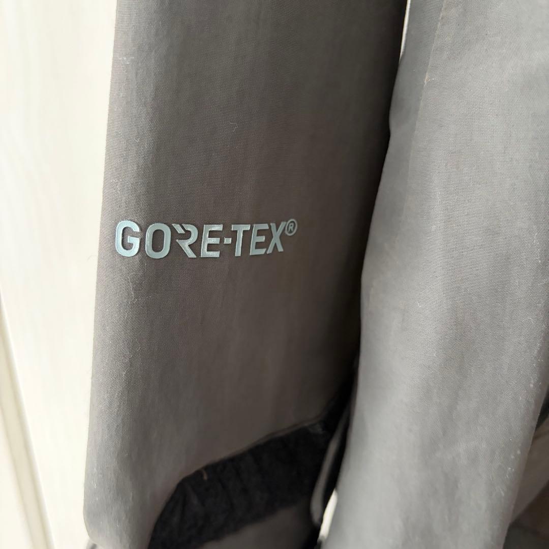 【VOLCOM 】GORE-TEXスノーボードジャケット Ｍサイズ