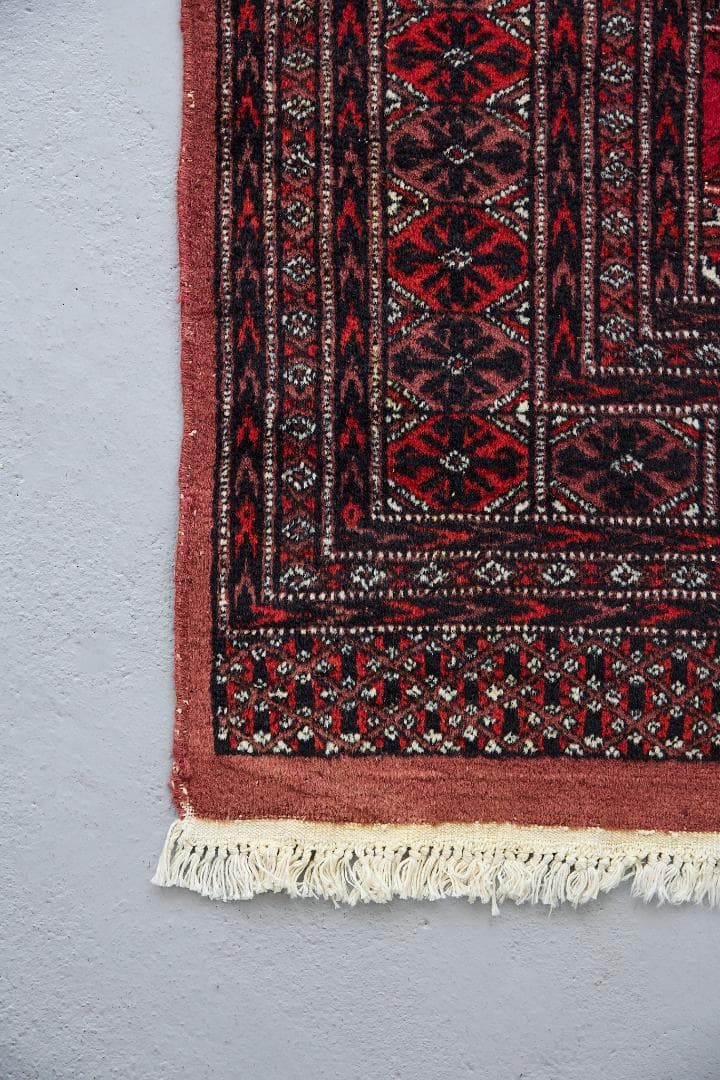 ヴィンテージラグ　トライバルラグ　ラホール産（161×98cm）赤　茶　黒